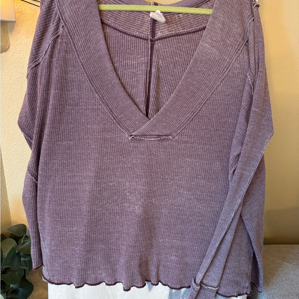 We The Free Lavender V-Neck Ribbed Sweatshirt